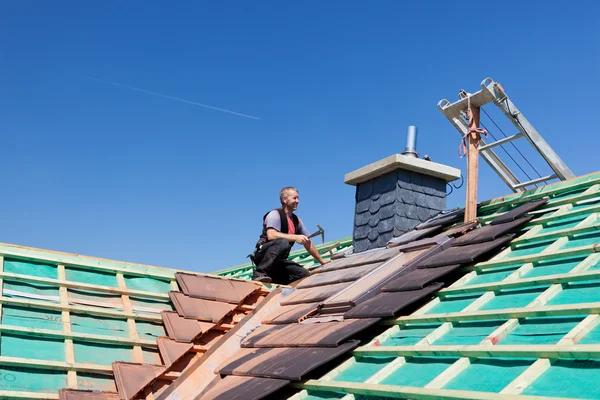 How Roof Replacement & Installing Enhances Energy Efficiency